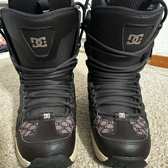 Vintage DC snowboard boots! - Picture 1 of 4